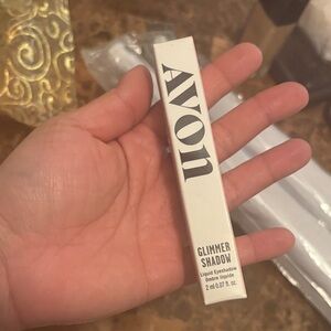 Avon Glimmer Shadow in Elegant White Packaging
